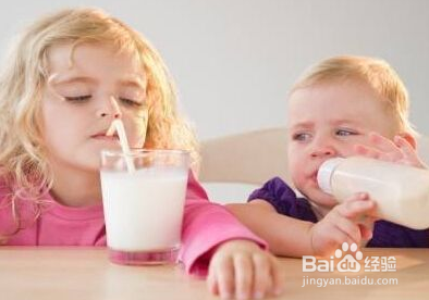 给宝宝喝牛奶要注意哪些问题