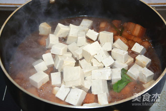 五花肉烧豆腐