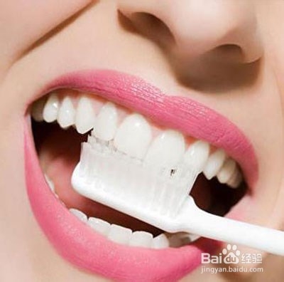 治疗口臭的最佳方法，别让你形象大打折扣