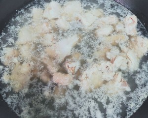 食补佳品玉米排骨汤的做法