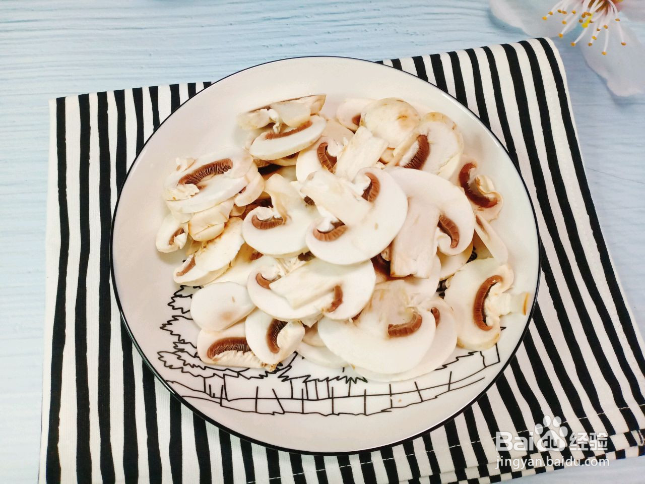 黑椒芦笋口蘑炒虾仁的做法