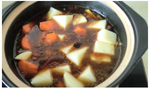 红焖砂锅牛肉