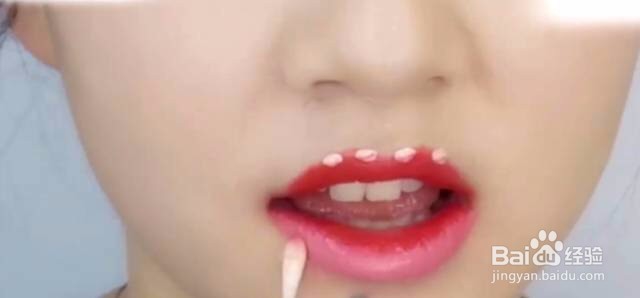 自贡玲丽彩妆教大家如何用一支口红化出八种唇妆