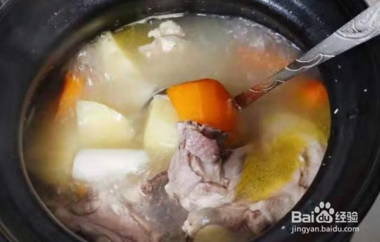 土豆淮山鸡汤该怎么做