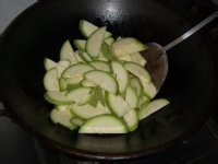 西葫芦炒肉片怎么做