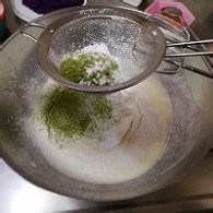 制作抹茶紫薯铜锣烧