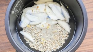 怎么做雪梨薏米桂花糖水