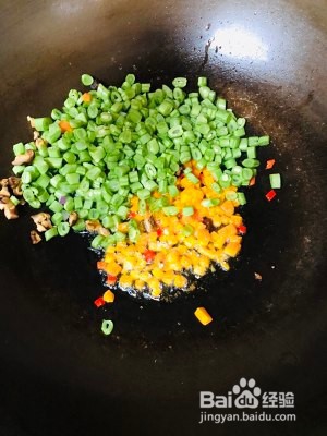儿子能吃满满一碗饭的肉末豆角