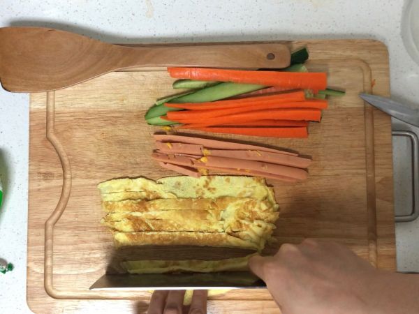 两款简单黄瓜海苔寿司卷