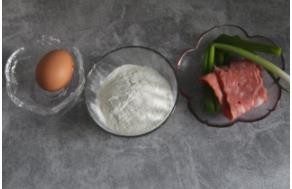 鸡蛋培根煎饼的家常做法