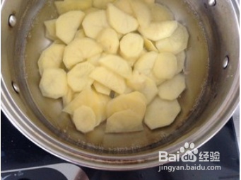 家常菜五花肉干煸土豆片