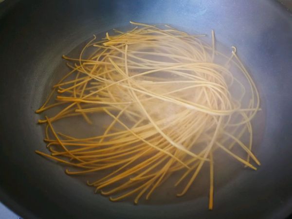 胡萝卜牛肉汤面#柏翠辅食节-营养佐餐#