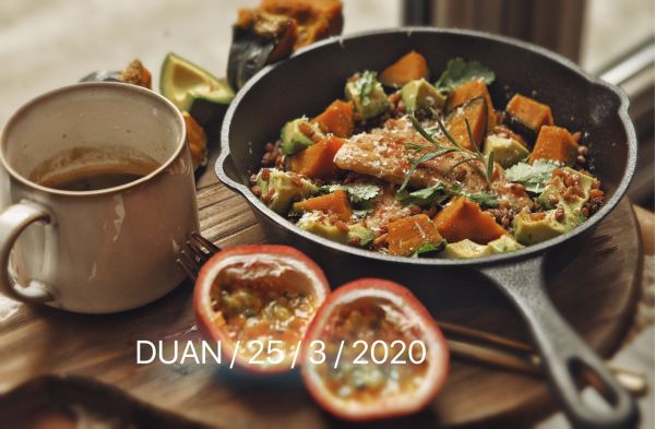 牛油果南瓜烤鸡胸斯佩尔特沙拉