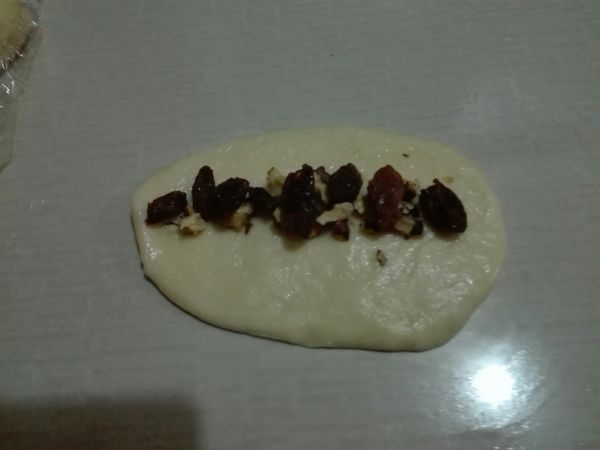 核桃葡萄干小餐包