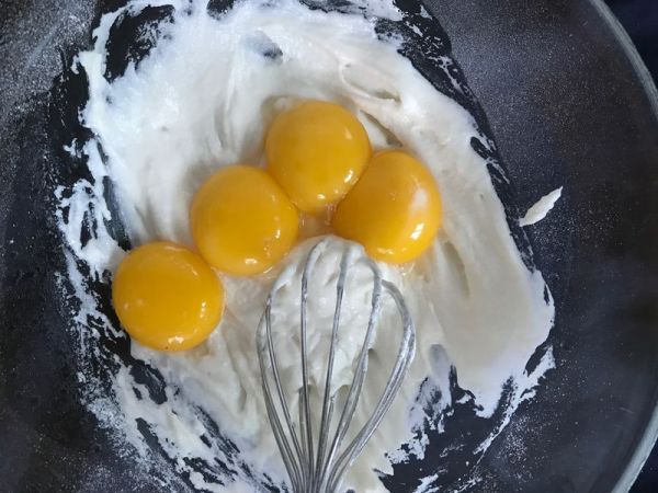 紫薯夹心蛋糕卷