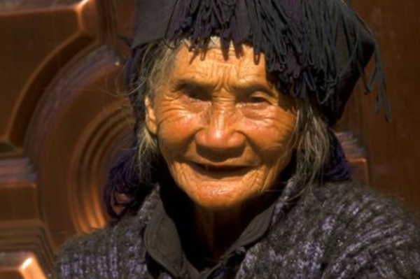 写饱经风霜的脸300字左右写一段话