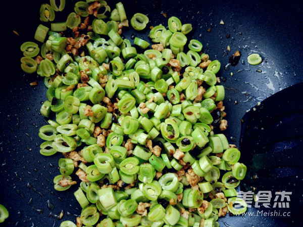 酱爆豆角肉丁