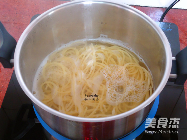 香菇肉末酱拌意面