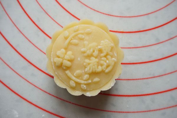 酥皮奶黄流沙月饼