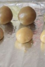 广式白莲蓉月饼