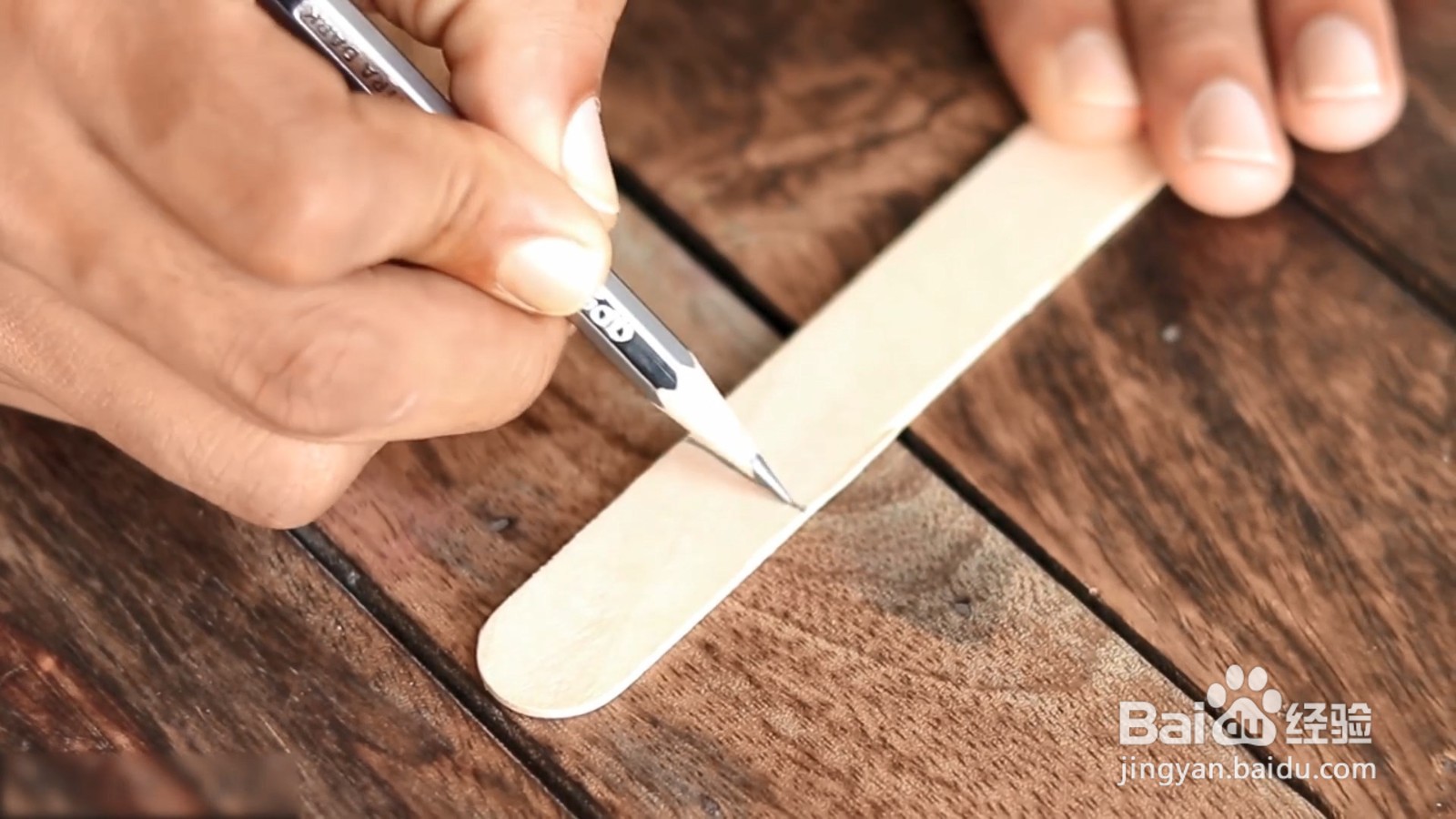 教你一分钟做电动玩具车，家里有小孩一定要做！