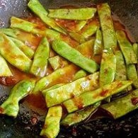 制作黄豆酱烧土豆豆角