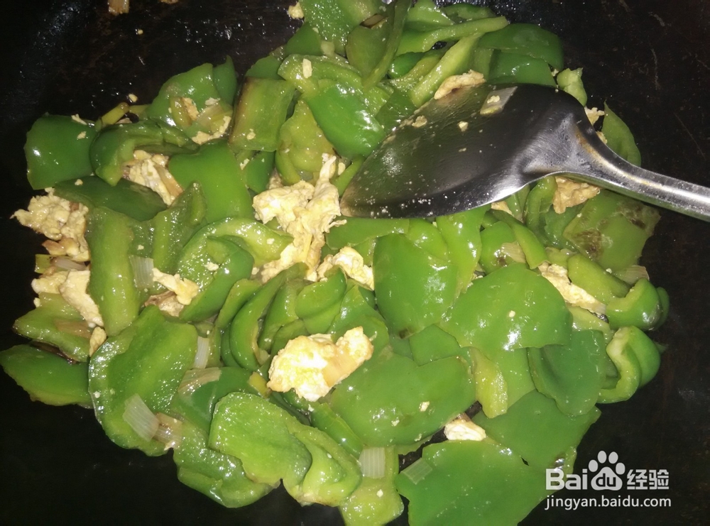 青椒炒鸡蛋的做法