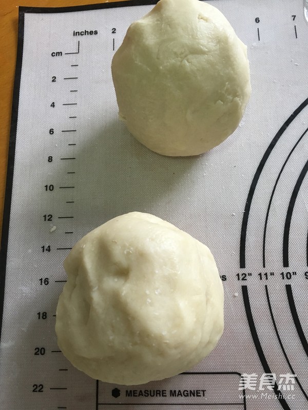 蛋黄酥的家常做法