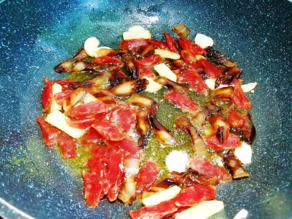腊肠腊肉炒芥蓝梗