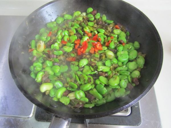 香肠雪菜炒蚕豆米