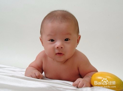 如何在第一时间知道孩子视力有问题呢？