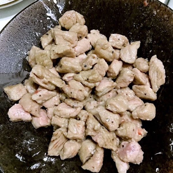 黑椒山药牛肉粒