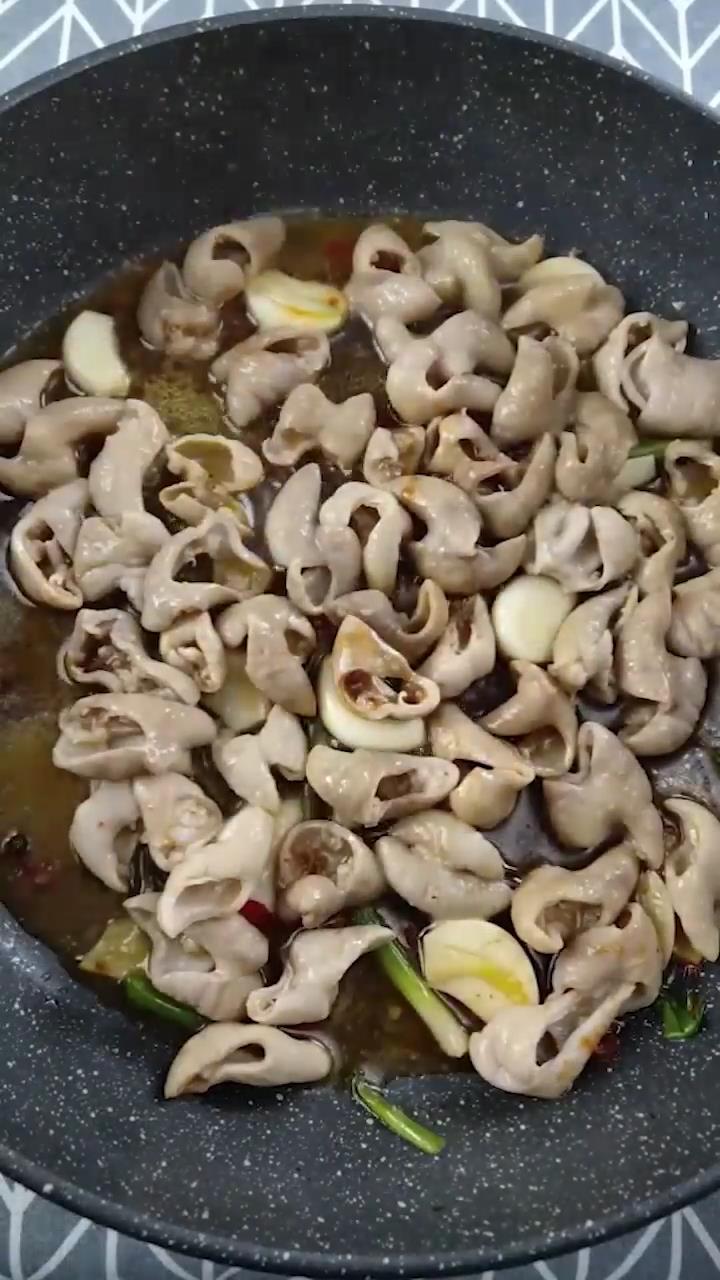 香辣肥肠怎么做