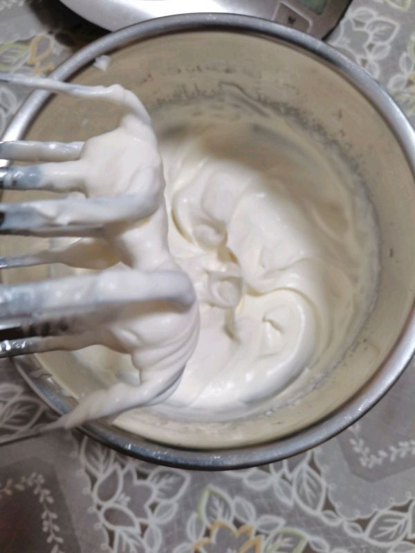 草莓酸奶冰淇淋