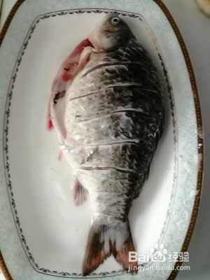 糖醋鲫鱼的做法