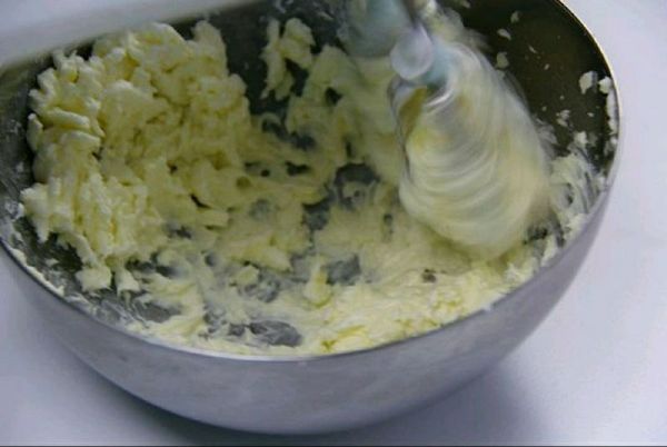 奶油霜裱花蛋糕