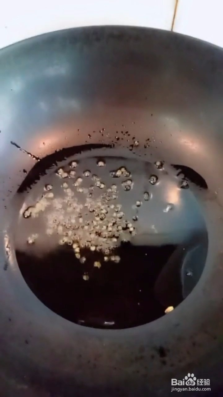 如何自制美味爽口的麻辣钉螺