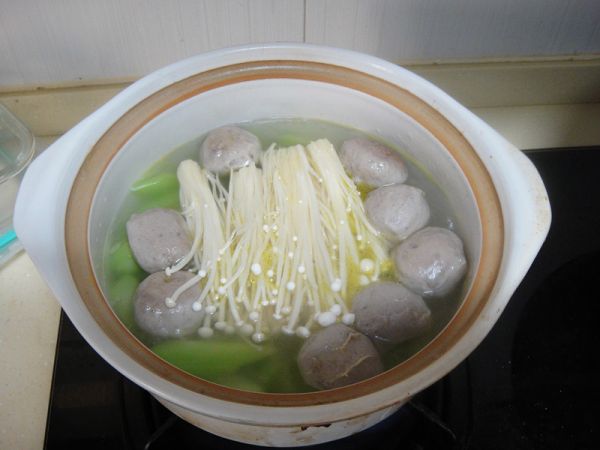 菌菇莴笋牛肉丸汤