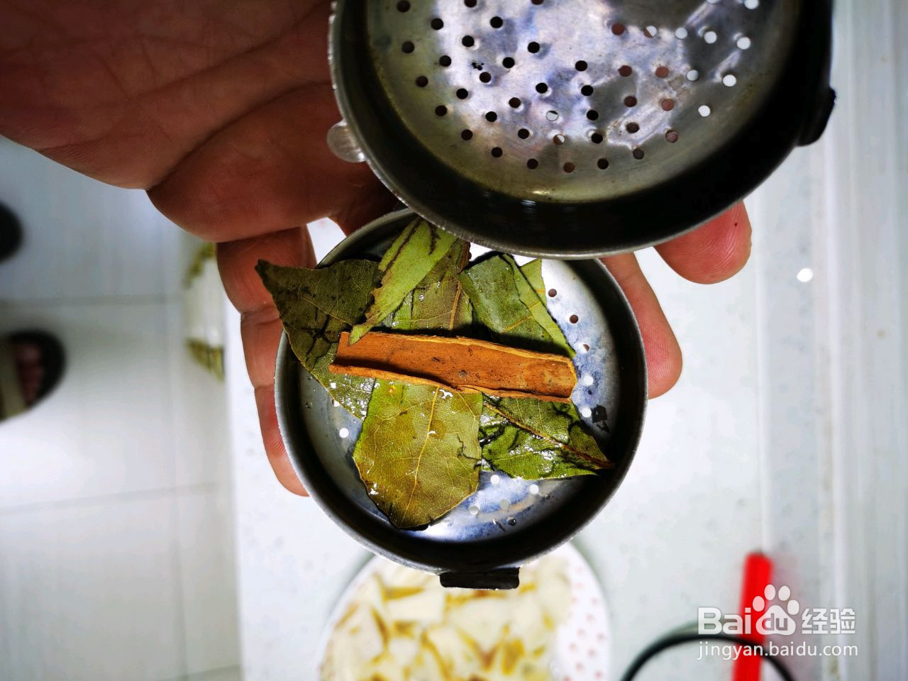 私家猪蹄莲藕汤的做法