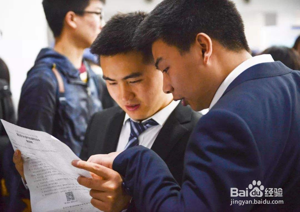 如何做自我介绍出其不意的亮相？