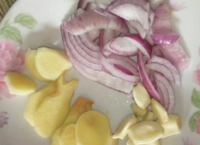 乌鸡和什么食物相克 哪些是乌鸡的做法