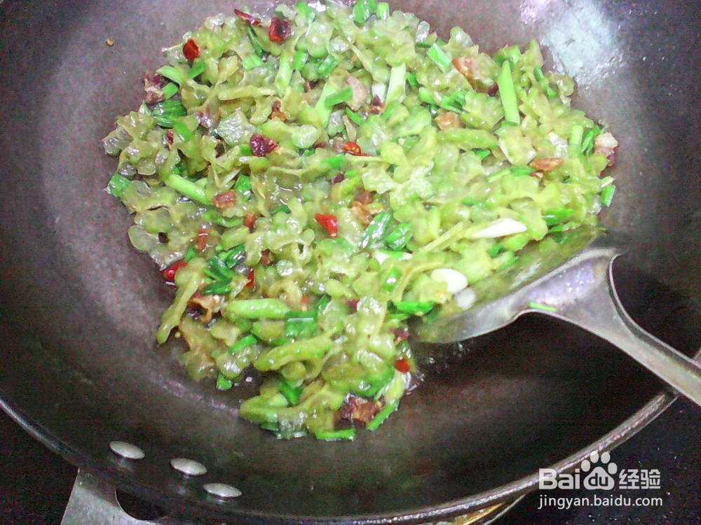 蒜香苦瓜的炒法