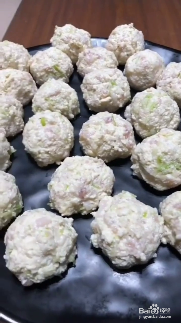 怎么做下饭神器红烧豆腐肉丸