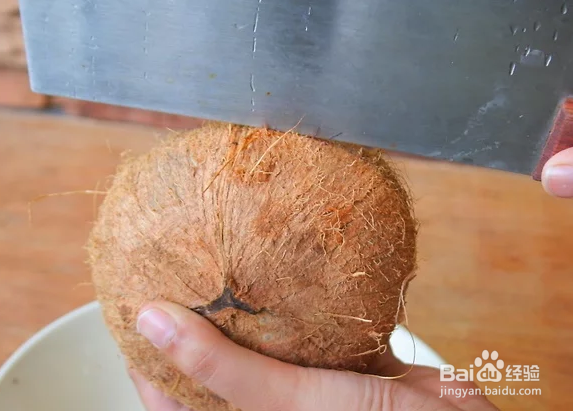 如何打开椰子?