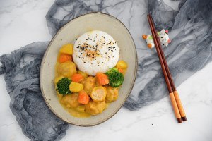 怎么做美味的咖喱鱼丸饭