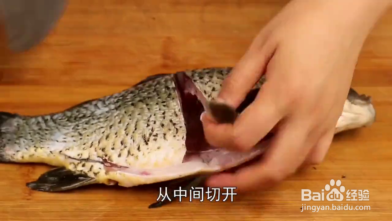 如何制作好吃酥脆的油炸鲫鱼？