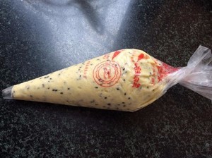 烤箱版鸡蛋麻薯粉牛奶芝麻面包怎么做？