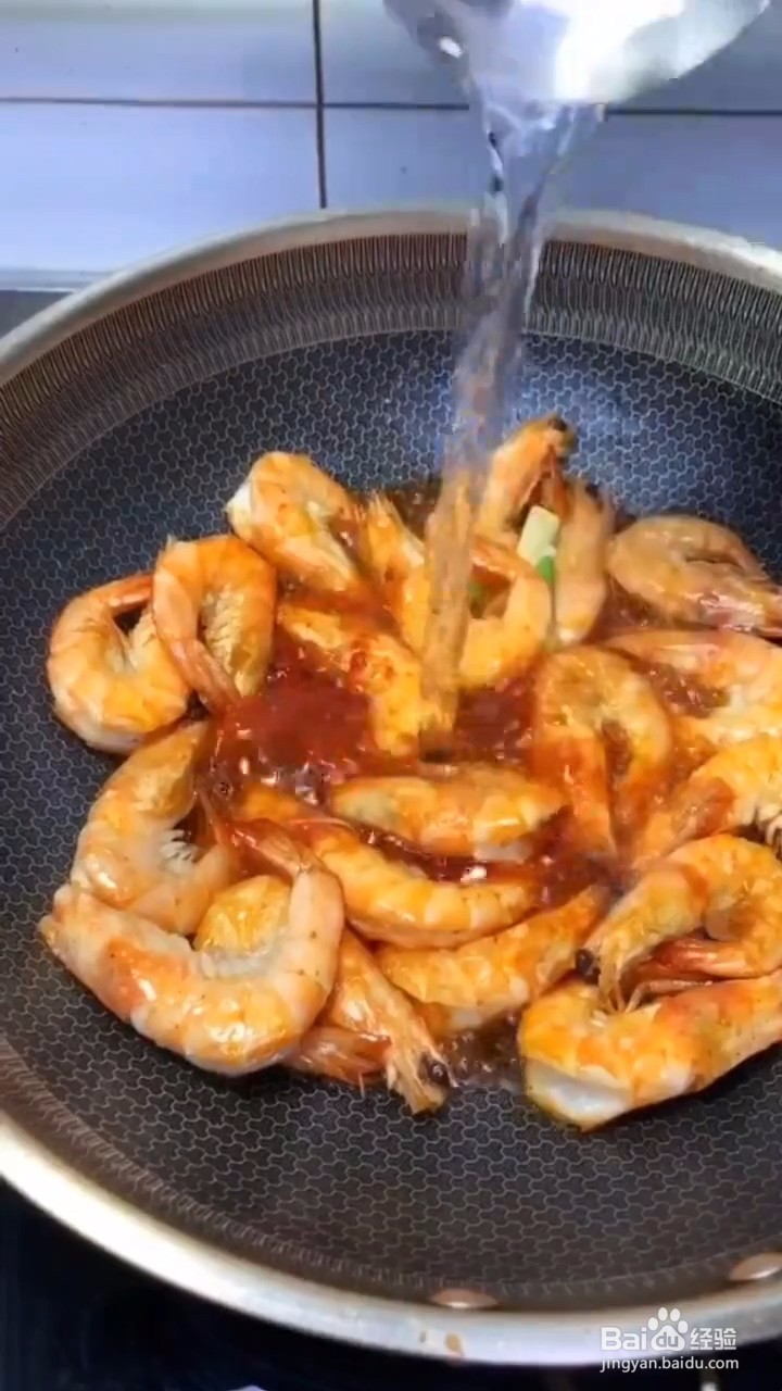 如何制作酸酸甜甜的油焖大虾