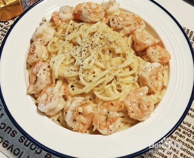 家庭制作蒜香奶油虾仁意面