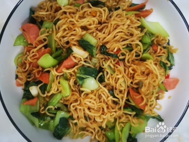 如何做西红柿鸡蛋炒面呢?